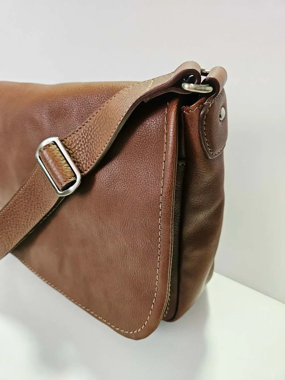 Tsuchiya Kaban Tone Oil Nume Medium Shoulder Bag in Brown Leather